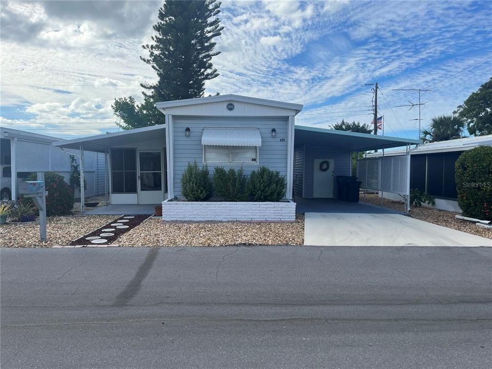 Recently Sold: $140,000 (1 beds, 1 baths, 564 Square Feet)