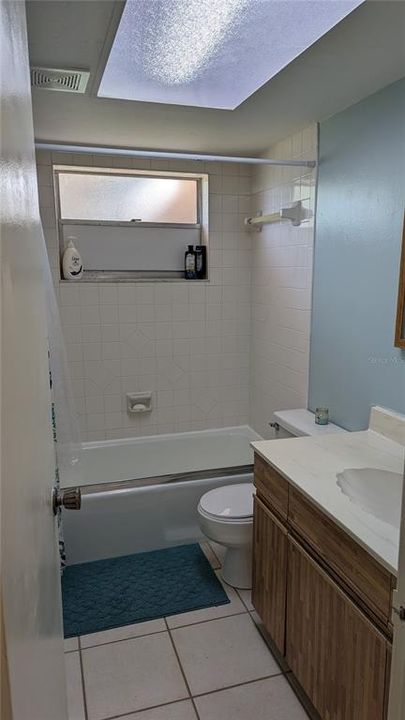 В аренду: $4,650 (2 спален, 2 ванн, 1058 Квадратных фут)