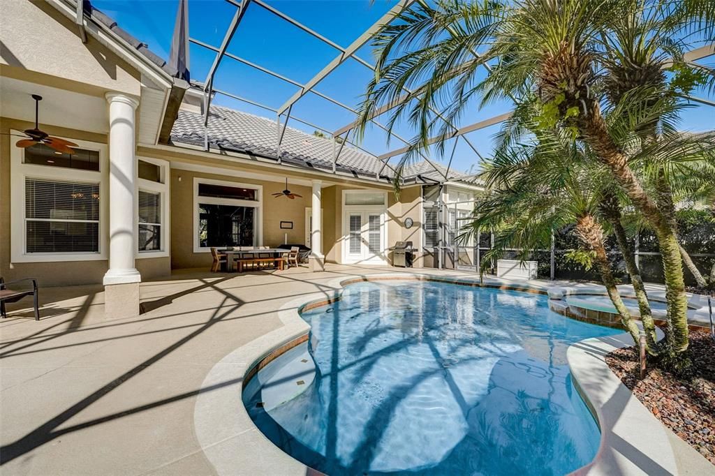 Recently Sold: $1,650,000 (5 beds, 5 baths, 4739 Square Feet)