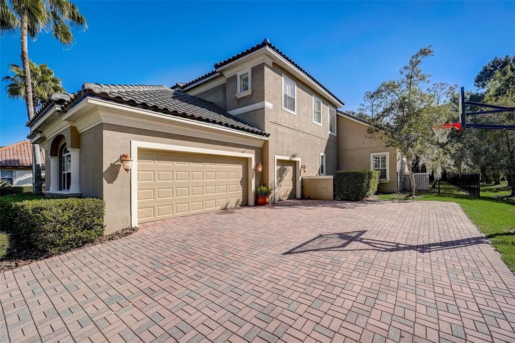 Recently Sold: $1,650,000 (5 beds, 5 baths, 4739 Square Feet)