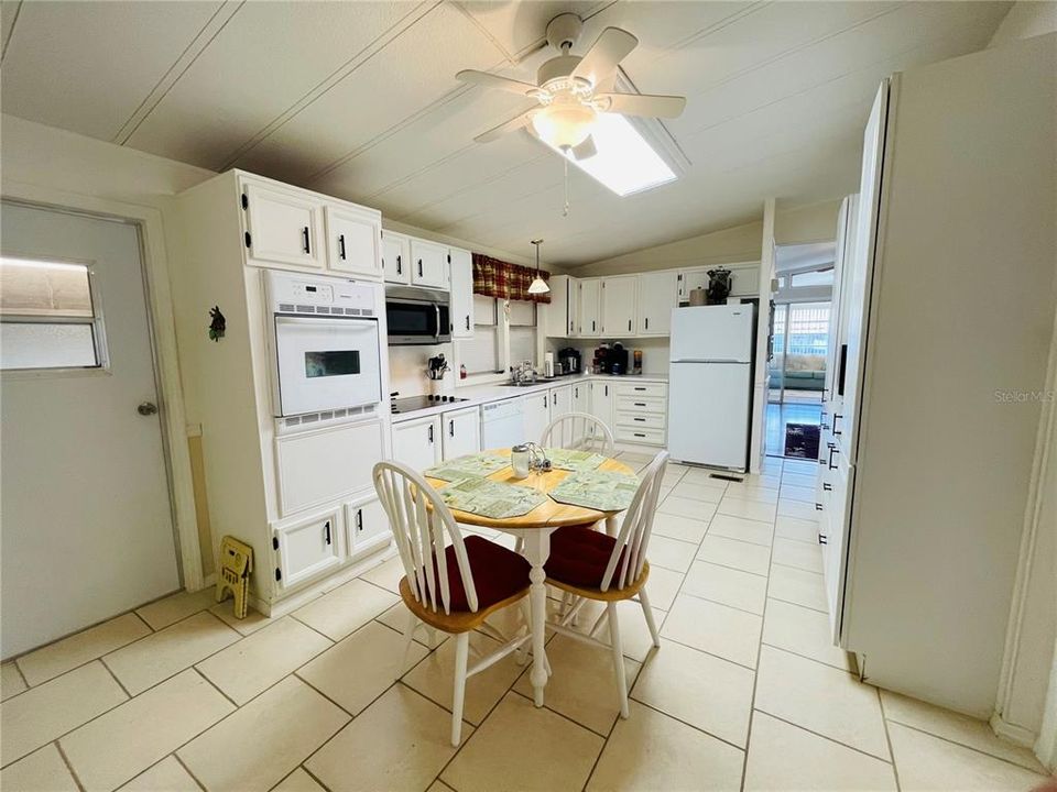 Active With Contract: $169,900 (2 beds, 2 baths, 1742 Square Feet)