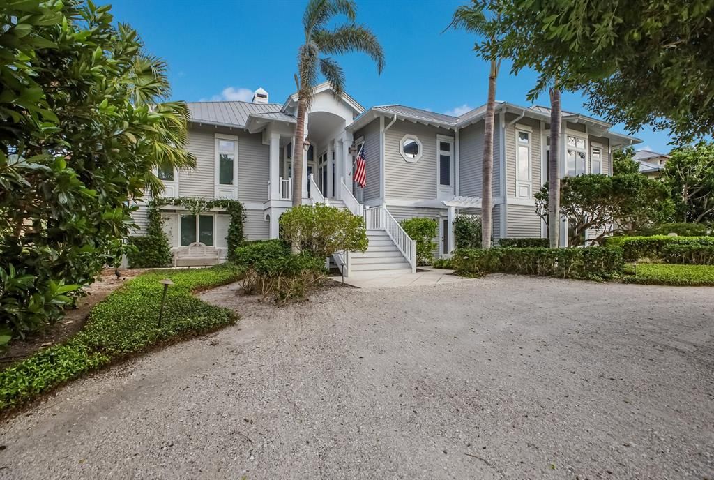 Recently Sold: $10,500,000 (6 beds, 6 baths, 5812 Square Feet)