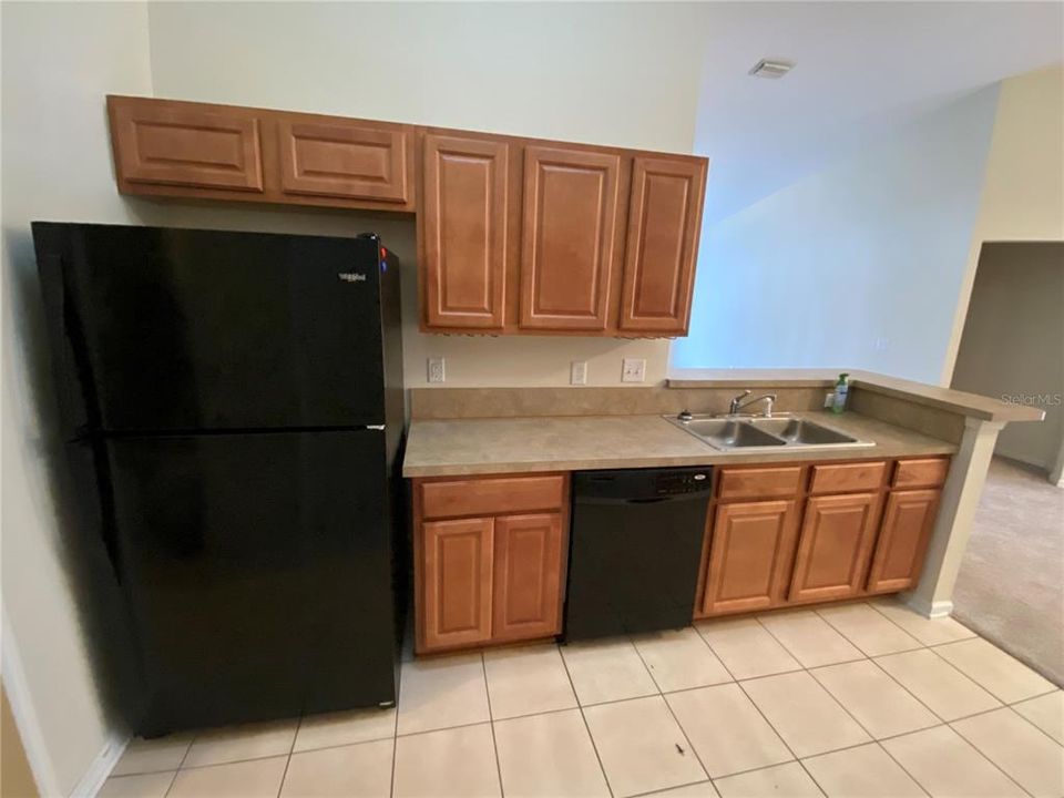 Active With Contract: $139,000 (2 beds, 2 baths, 1099 Square Feet)