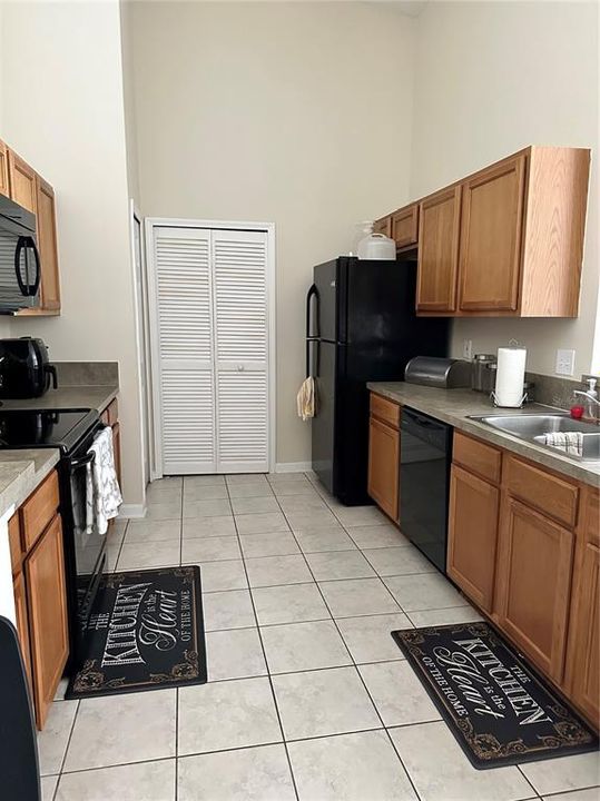 For Sale: $139,000 (2 beds, 2 baths, 1118 Square Feet)