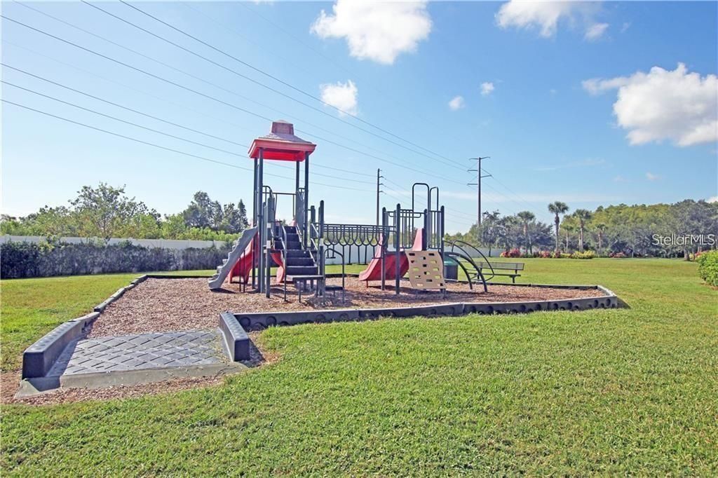 Active With Contract: $289,900 (3 beds, 2 baths, 1495 Square Feet)