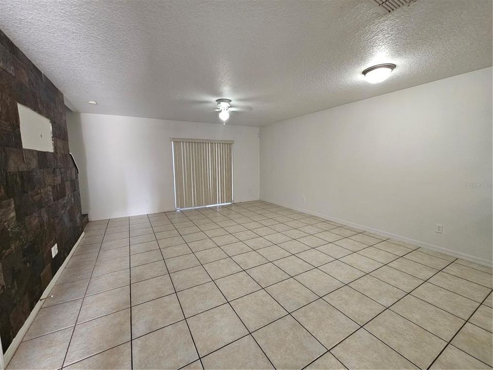 Active With Contract: $289,900 (3 beds, 2 baths, 1495 Square Feet)
