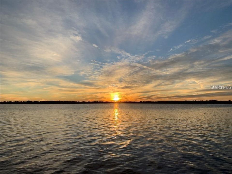 Sunset on Lake Thonotosassa