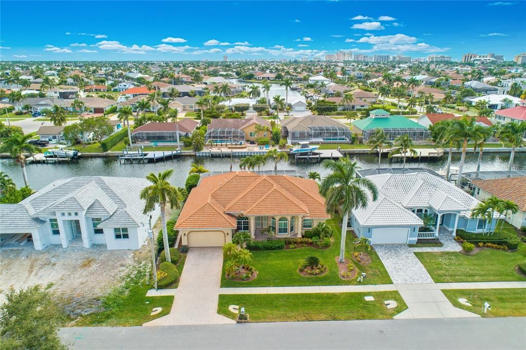 Recently Sold: $1,985,000 (3 beds, 2 baths, 2369 Square Feet)