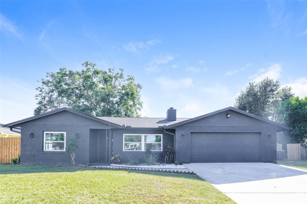 Recently Sold: $435,000 (3 beds, 2 baths, 1652 Square Feet)