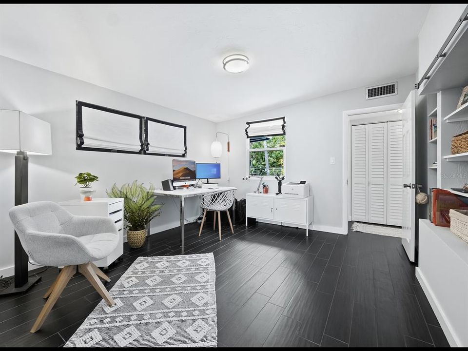 Recently Sold: $2,000,000 (3 beds, 2 baths, 1143 Square Feet)