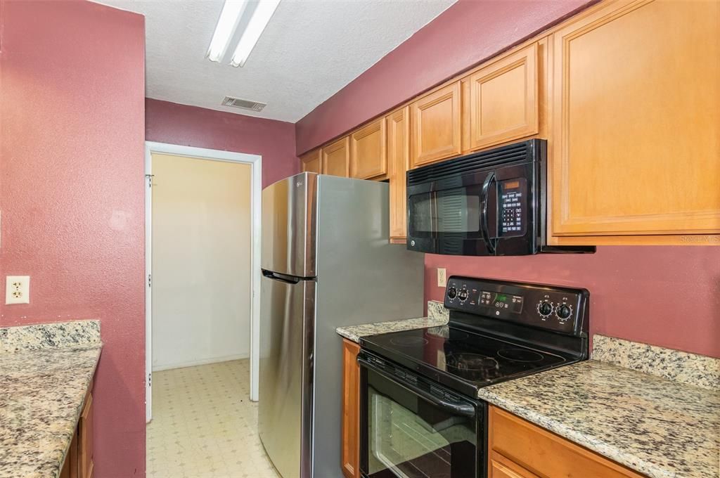 Recently Sold: $124,777 (1 beds, 1 baths, 844 Square Feet)