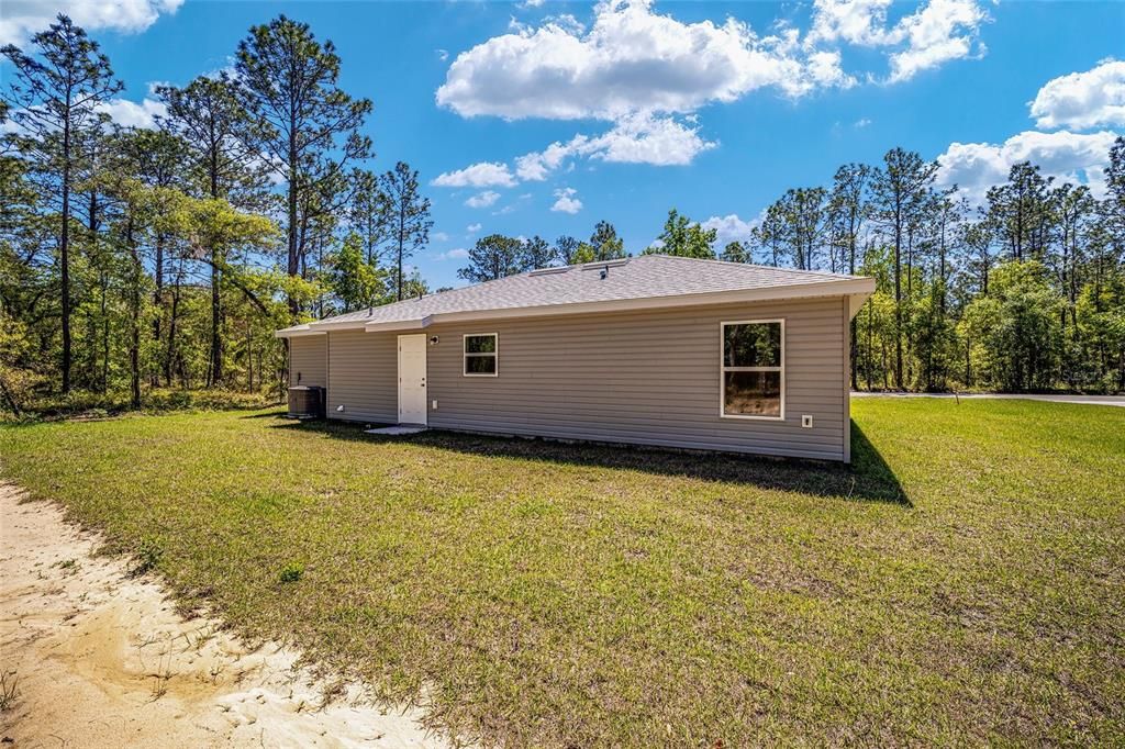 Active With Contract: $214,900 (3 beds, 2 baths, 1003 Square Feet)