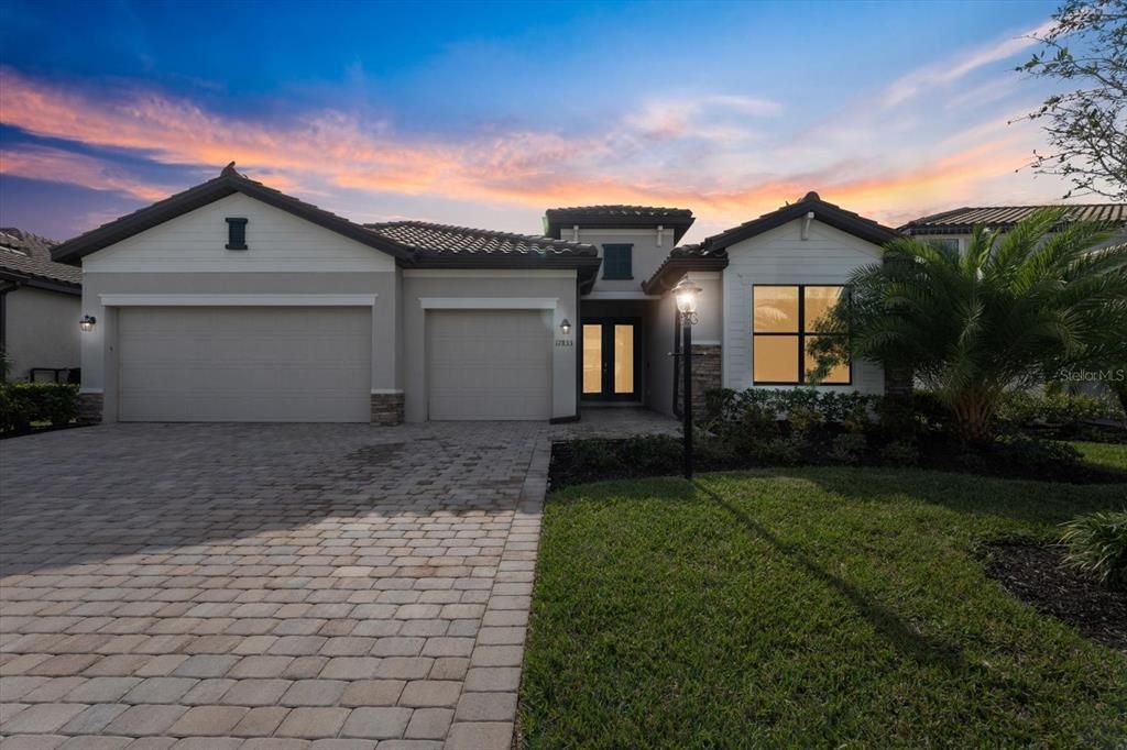 Recently Rented: $4,600 (3 beds, 3 baths, 2444 Square Feet)