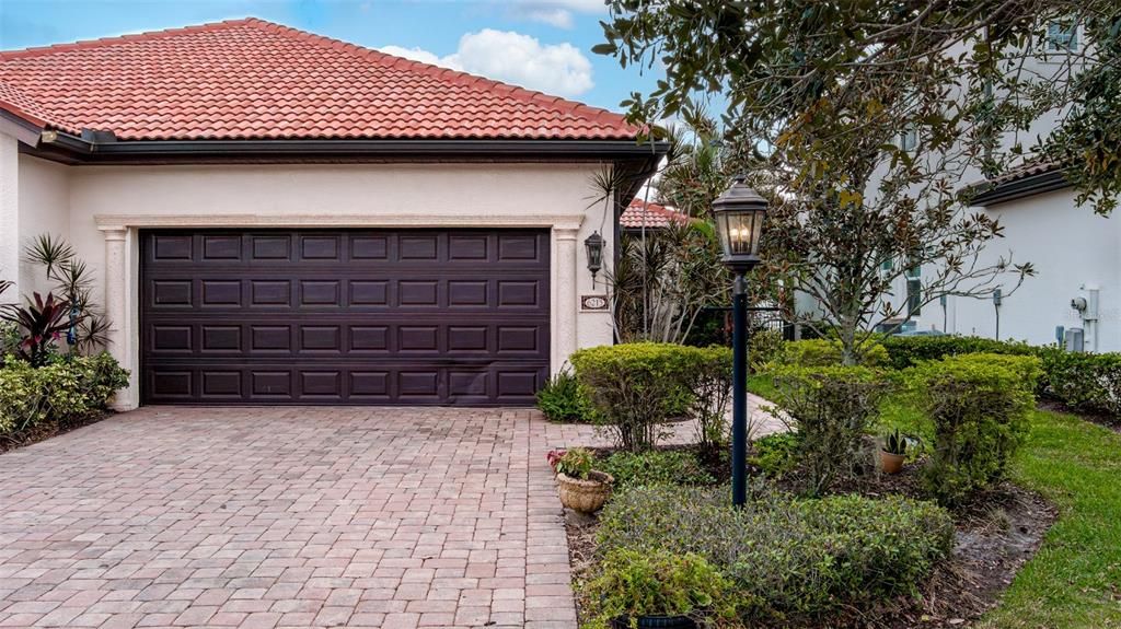 Recently Sold: $299,900 (2 beds, 2 baths, 1106 Square Feet)