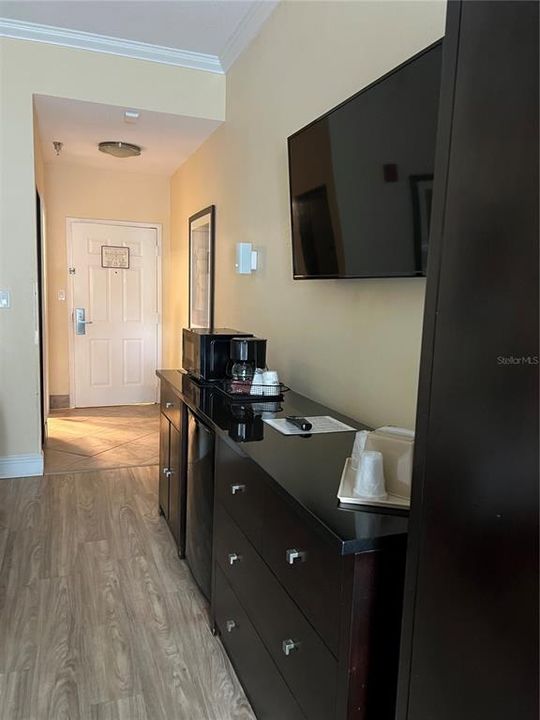 For Sale: $74,900 (1 beds, 1 baths, 304 Square Feet)