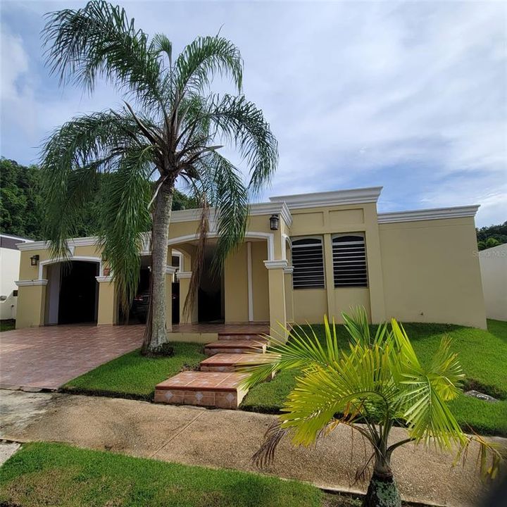 Recently Rented: $2,100 (4 beds, 3 baths, 2344 Square Feet)