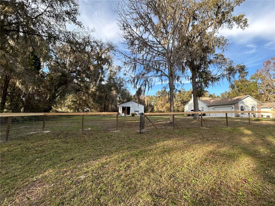 For Sale: $899,000 (3 beds, 2 baths, 2542 Square Feet)