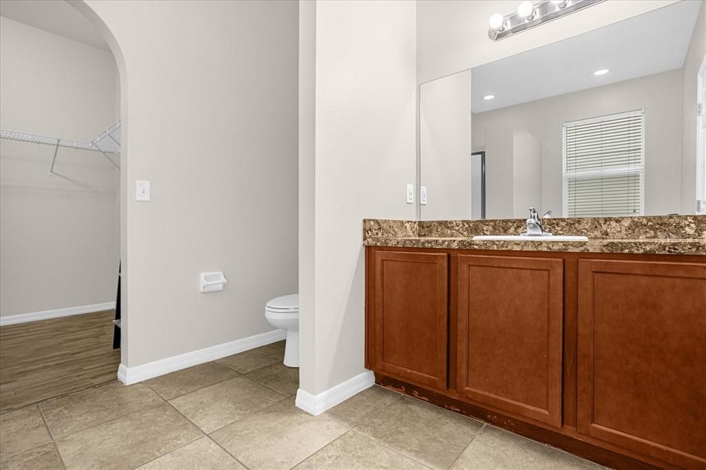 Active With Contract: $1,900 (3 beds, 2 baths, 1305 Square Feet)