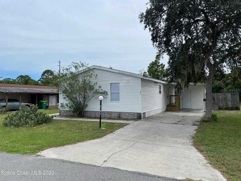 Recently Sold: $109,000 (3 beds, 2 baths, 960 Square Feet)