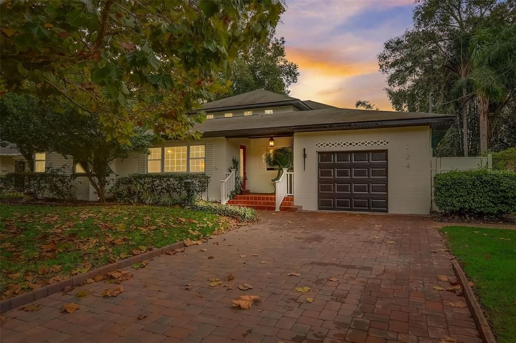 Recently Sold: $749,900 (3 beds, 2 baths, 2061 Square Feet)