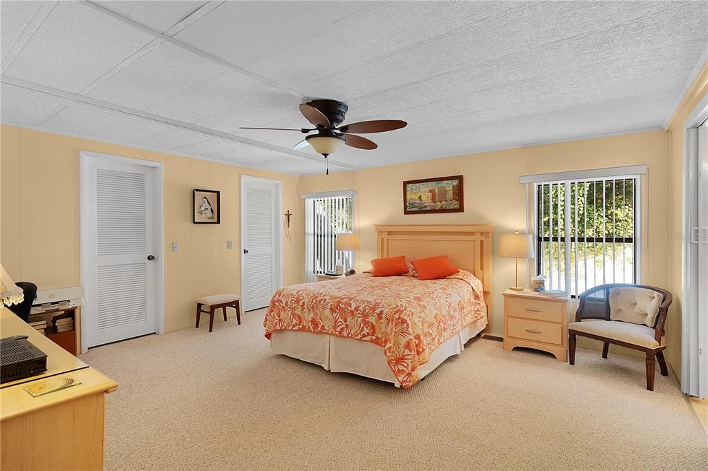 Master Bedroom  15x16Ft High Ceiling/  Ceiling Fan