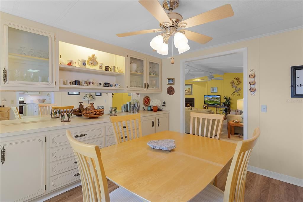 Dining Room  12x12 Ft/ Ceiling Fan