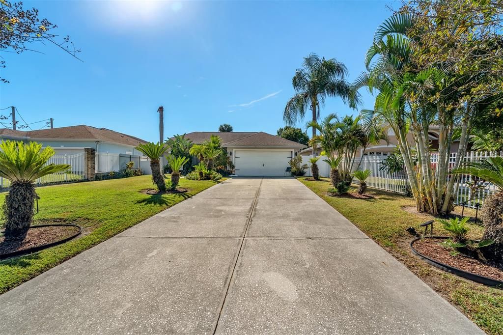 Recently Sold: $460,000 (3 beds, 2 baths, 1588 Square Feet)