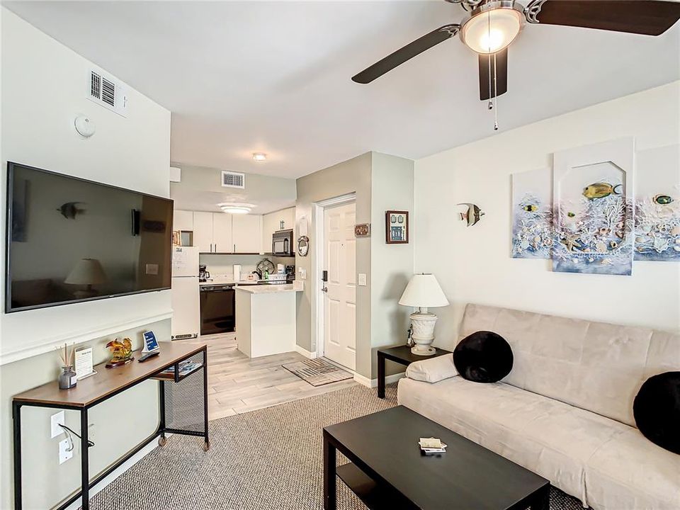 For Sale: $374,000 (1 beds, 1 baths, 800 Square Feet)