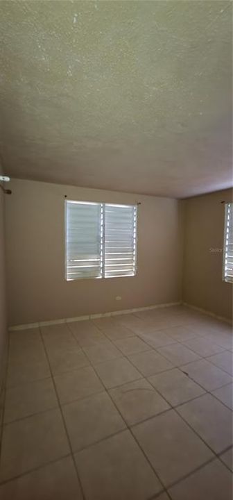 Recently Sold: $80,000 (3 beds, 1 baths, 908 Square Feet)