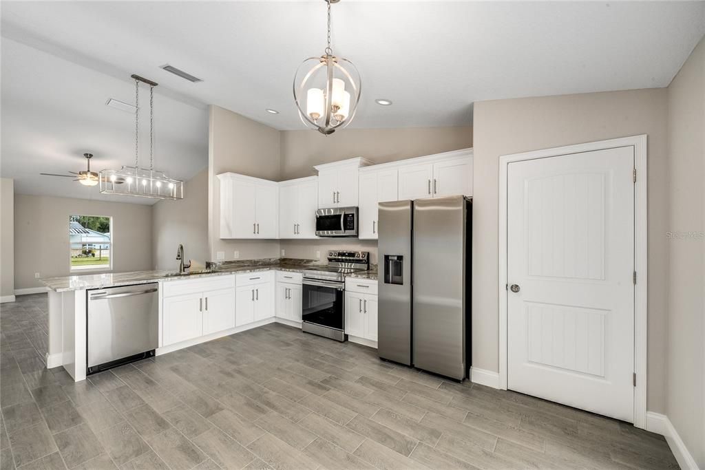 Recently Sold: $295,000 (3 beds, 2 baths, 1381 Square Feet)