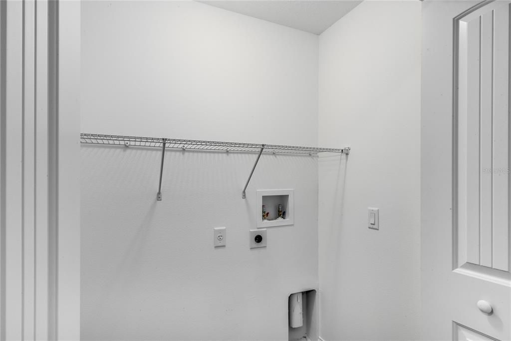 最近售出: $295,000 (3 贝兹, 2 浴室, 1381 平方英尺)