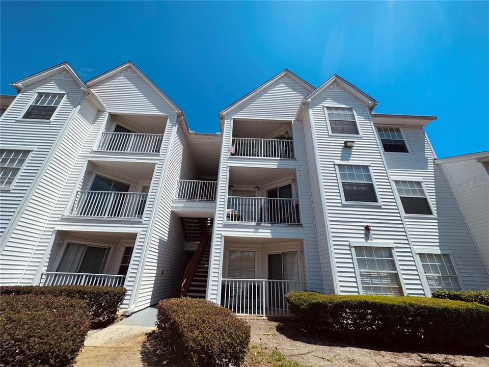 Recently Sold: $183,000 (1 beds, 1 baths, 754 Square Feet)