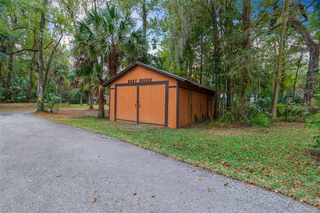 Recently Sold: $525,000 (3 beds, 2 baths, 2537 Square Feet)