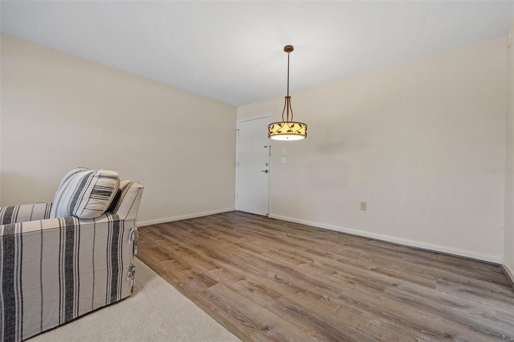 Active With Contract: $89,900 (2 beds, 2 baths, 919 Square Feet)