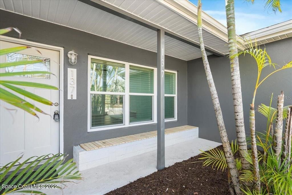 Recently Sold: $620,000 (3 beds, 2 baths, 1394 Square Feet)