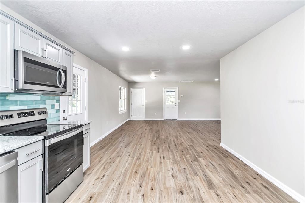 Recently Sold: $269,900 (3 beds, 2 baths, 1788 Square Feet)
