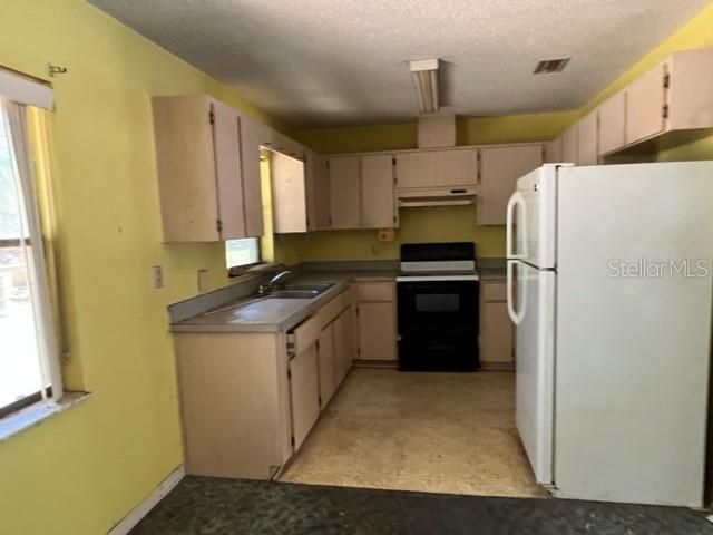 Recently Sold: $106,000 (3 beds, 1 baths, 960 Square Feet)