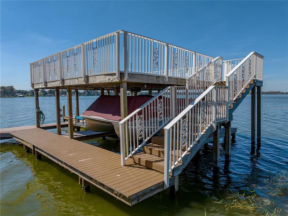 Dock rebuilt 2023 composite decking, 2 Boat slips with lifts, custom aluminum railing