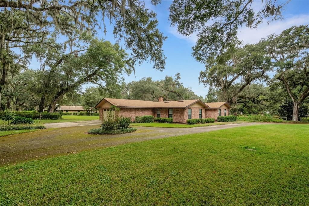 For Sale: $599,990 (3 beds, 3 baths, 1879 Square Feet)