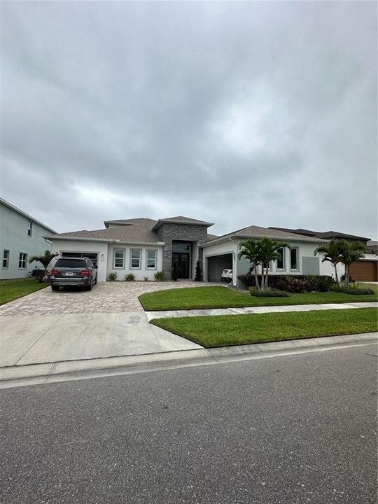 Recently Sold: $1,300,000 (4 beds, 4 baths, 4077 Square Feet)