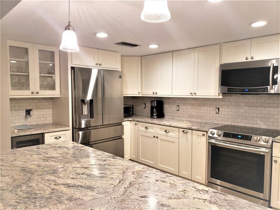 For Rent: $3,800 (2 beds, 2 baths, 1298 Square Feet)