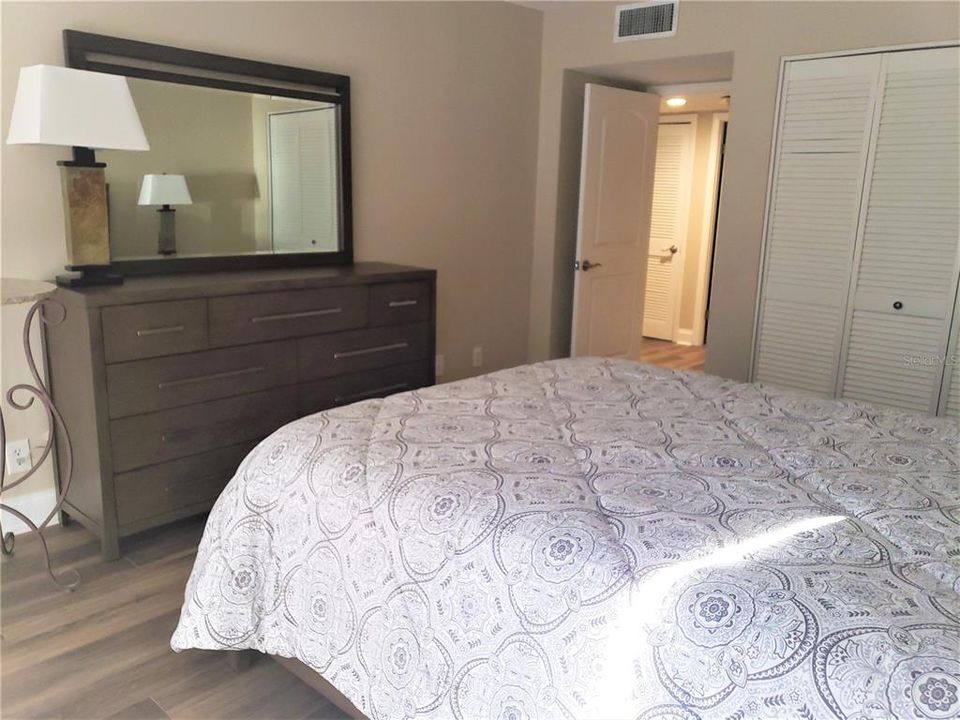 For Rent: $3,800 (2 beds, 2 baths, 1298 Square Feet)