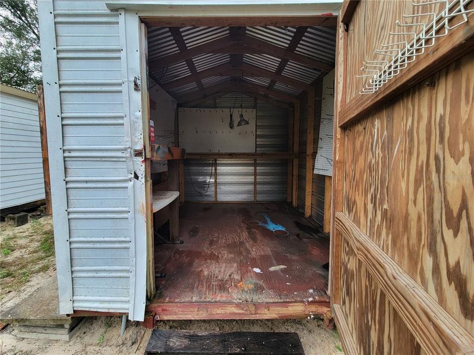 8'x10' shed interior