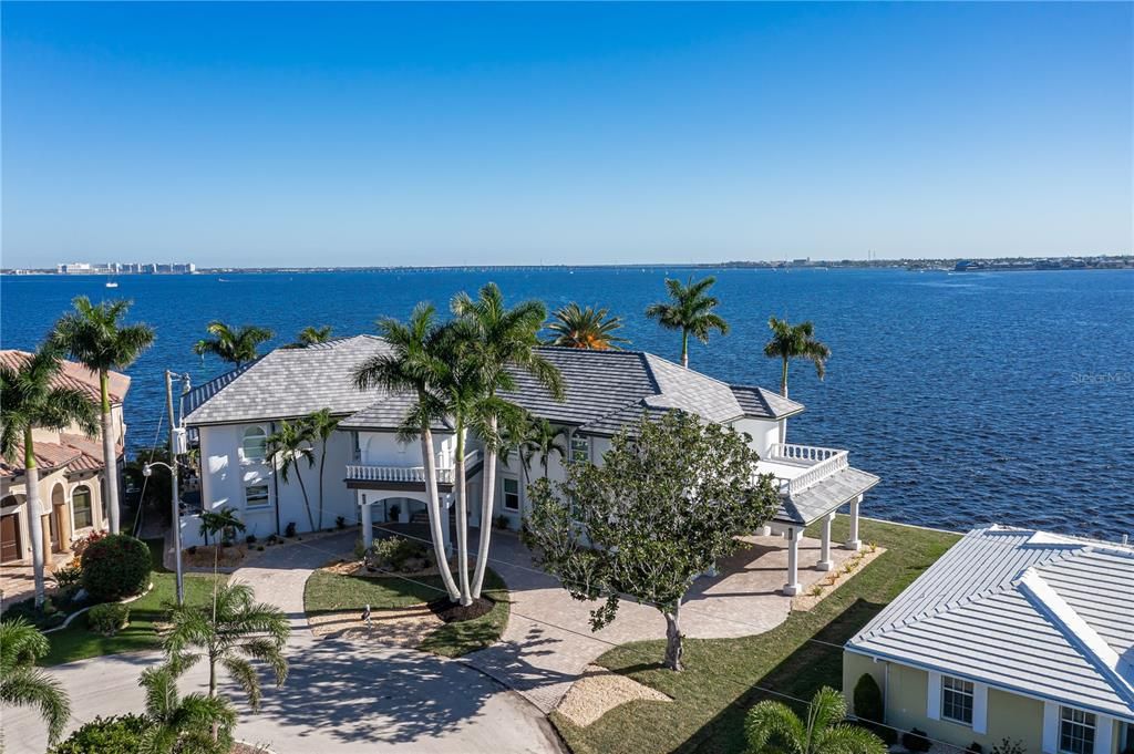 Recently Sold: $3,390,000 (4 beds, 4 baths, 6311 Square Feet)