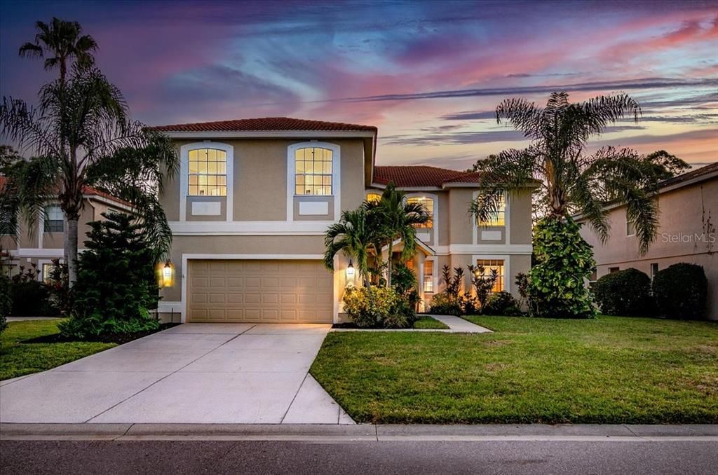 Recently Sold: $995,000 (5 beds, 3 baths, 3900 Square Feet)