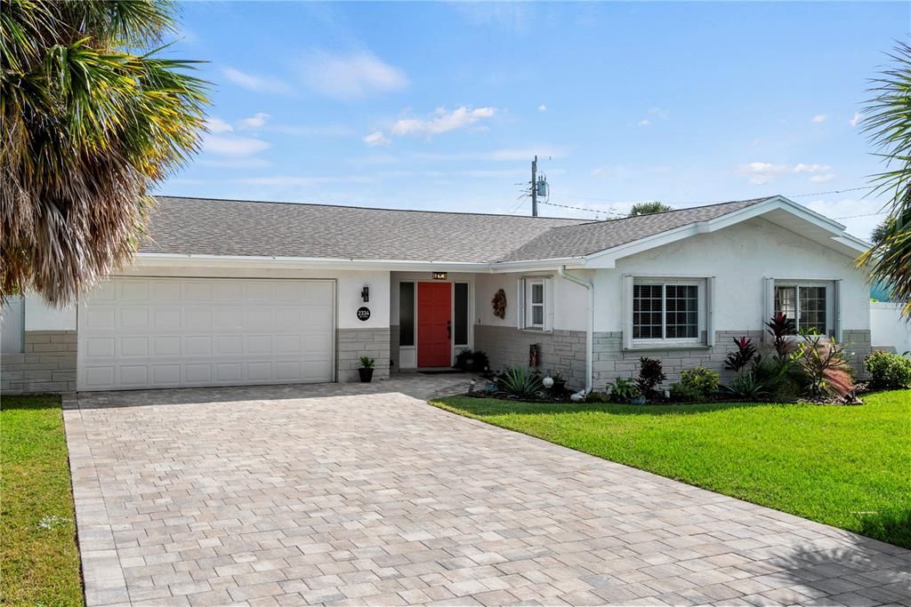 Recently Sold: $675,000 (3 beds, 2 baths, 1628 Square Feet)