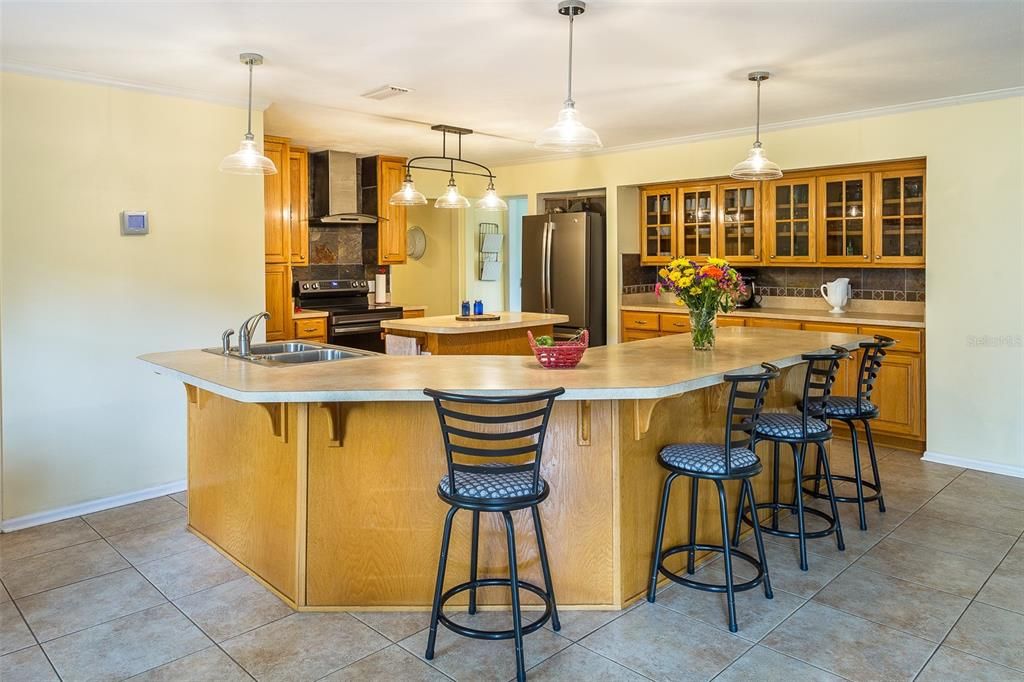 Recently Sold: $398,000 (4 beds, 3 baths, 2747.5 Square Feet)