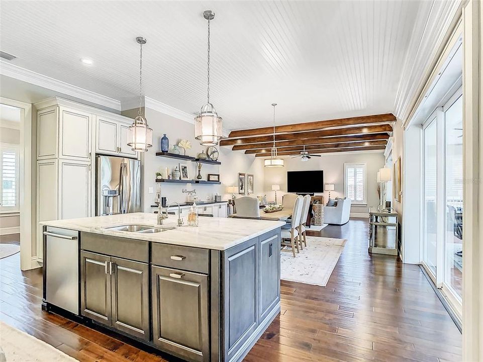 Recently Sold: $1,075,000 (4 beds, 3 baths, 4179 Square Feet)