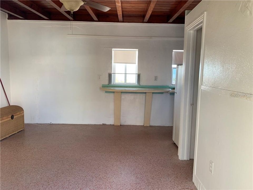 For Rent: $1,800 (0 beds, 1 baths, 475 Square Feet)