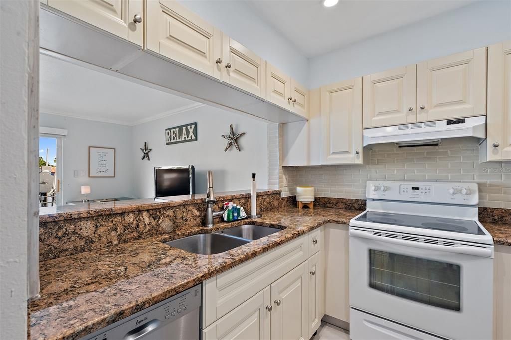 Recently Sold: $469,900 (1 beds, 1 baths, 682 Square Feet)